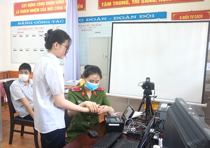 Công an quận Lê Chân: Cấp CCCD lưu động cho học sinh tại các trường THCS trên địa bàn